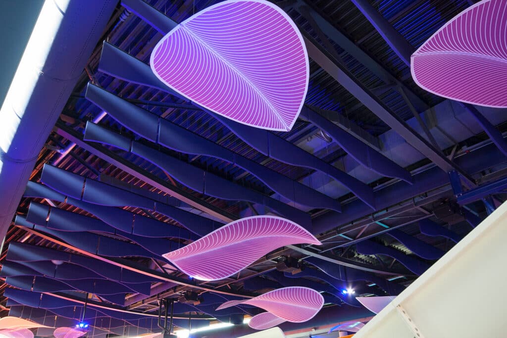 Pool Sound Baffles - verticaal hangende plafond panelen Sportiom - geluidsbeheersing Sportiom
